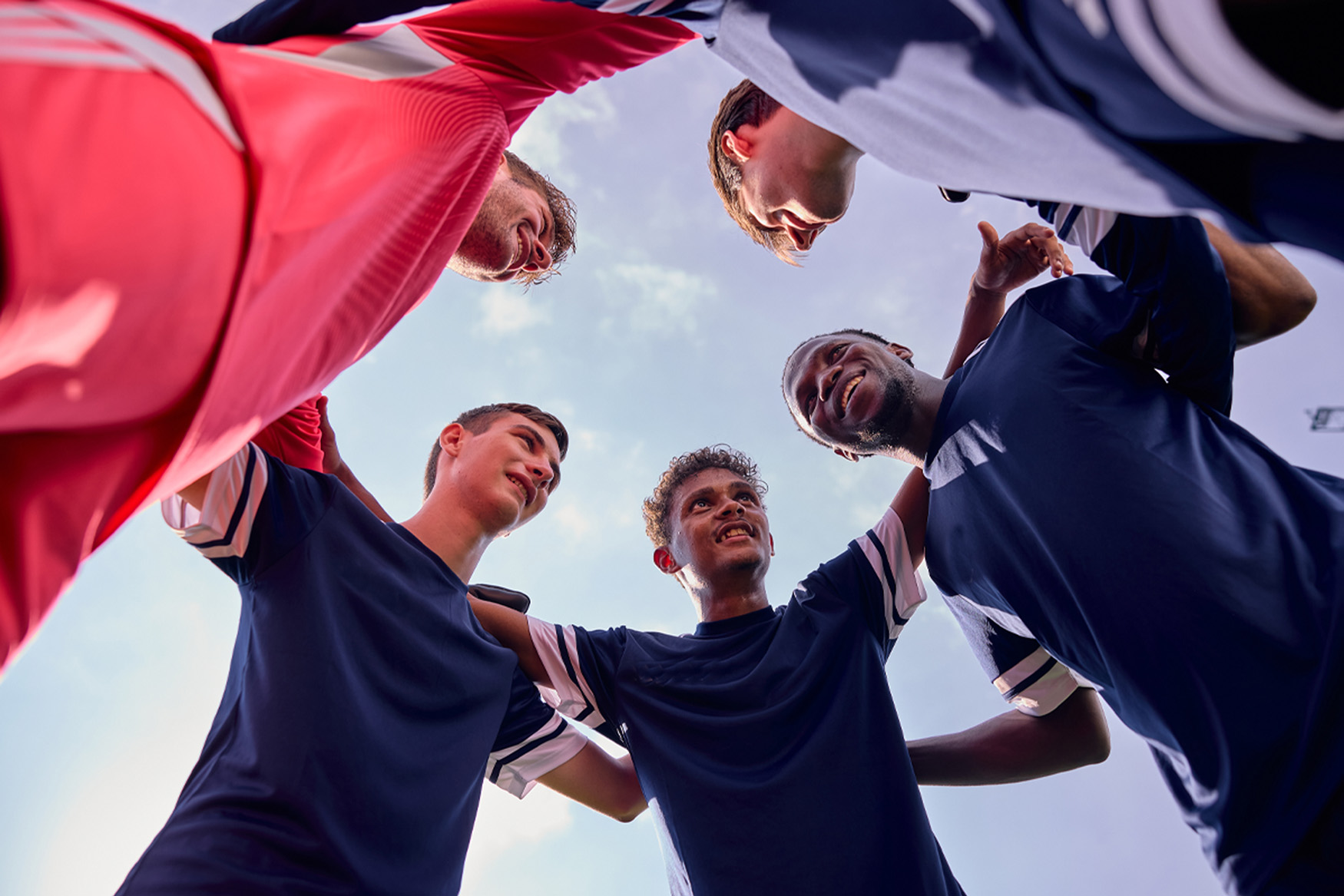 Individueller Teamshop für Vereine mit Trikots und Teamwear online bestellen